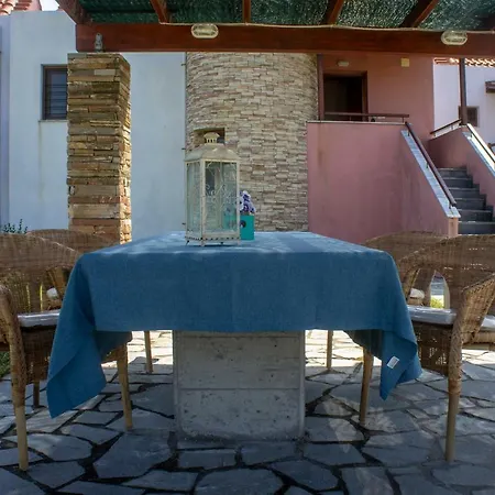 Seaview Maisonette In בית נופש